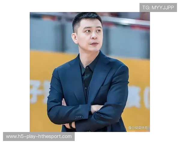 杨鸣称外界质疑不断 球员斗志十足，杨鸣最近比赛